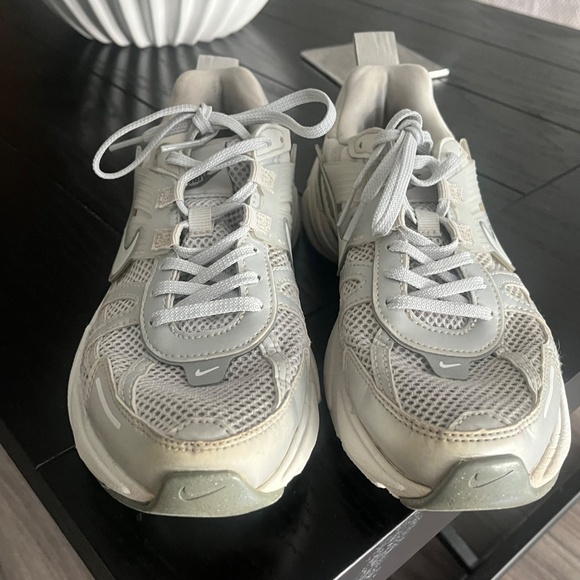 Nike Women’s V2K Run Shoes - Picture 6 of 12